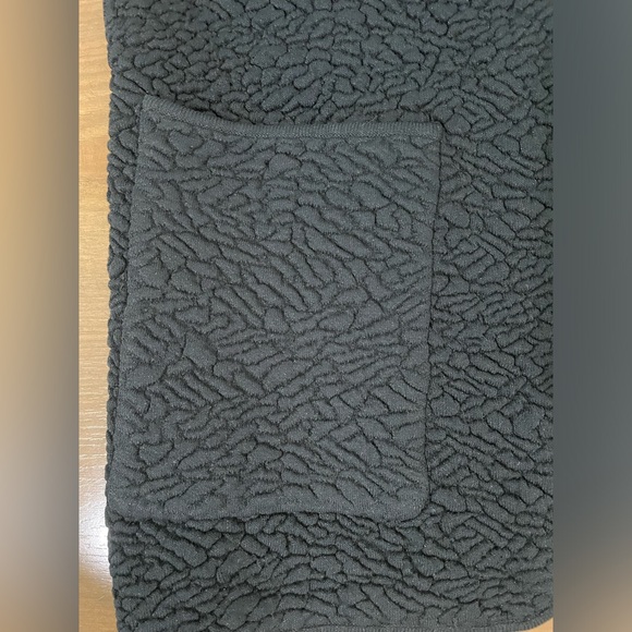 New Zara Oversized Jacquard Knit Vest
Color: Black * Size: S-M - Picture 7 of 7